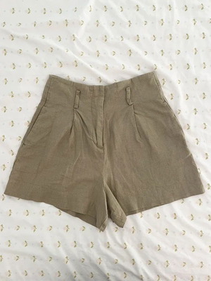 Zara khaki high-waisted shorts like new, size S