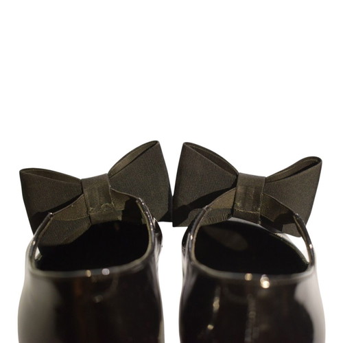 Chanel patent leather pumps with CC bow and block heel EU 36C