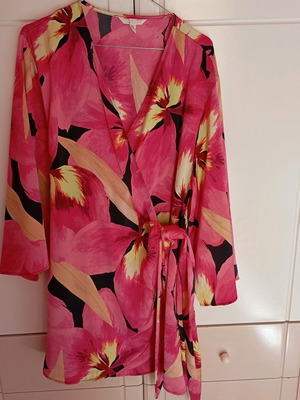 H&M Mini Wrap Dress new, pink multicolor size M