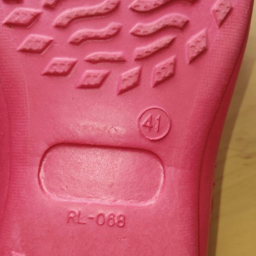Red flip-flops like new, size 41