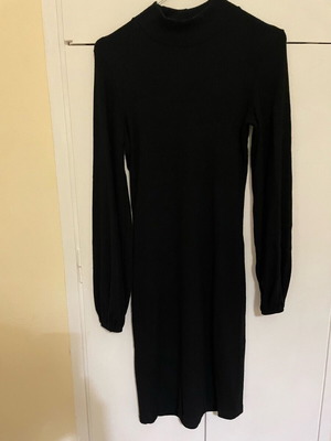 Long-sleeve dress like new, ribbed knit, black, size L