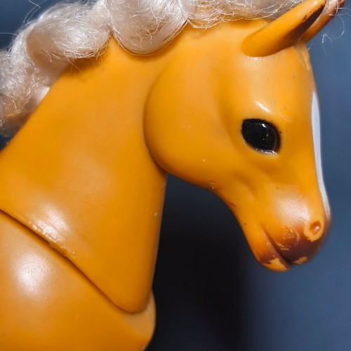 1998 Kid Kore Horse used with movable legs and neck