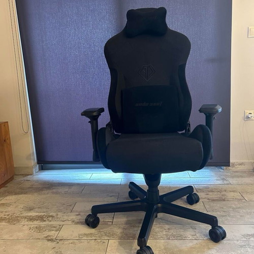 Anda Seat chair like new