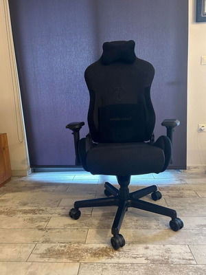 Anda Seat chair like new