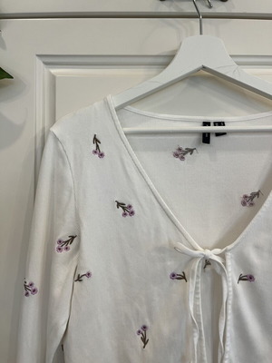 Vero Moda Cotton Floral Blouse like new, white
