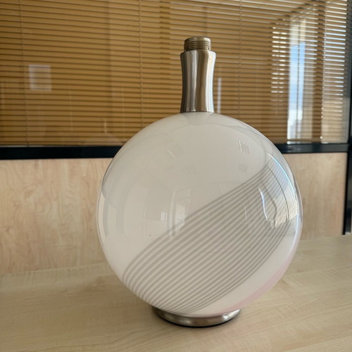 La Murrina table lamp white used with pink and gray vintage 80s details
