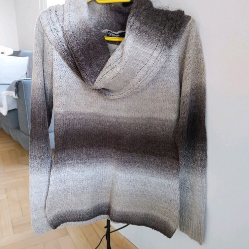 Woolen thin sweater used, size S, beige brown