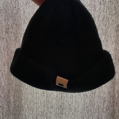 Owl beanie like new, authentic, black