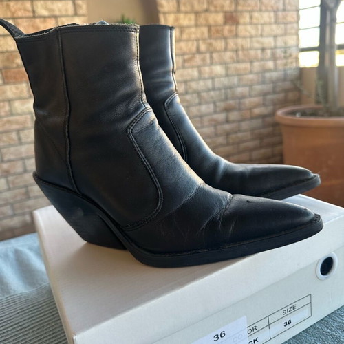 Zara cowboy style ankle boots used, black, size 36