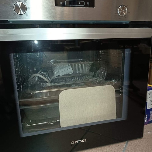 Devoline hob and Pitsos oven like new