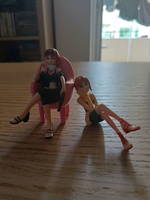 One Piece Nami figures like new, 6cm, set of 2