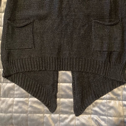 Knitted women's sweater like new, size M, black
