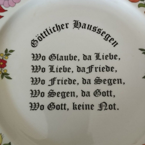 Hungaricum Kalocsa Pattern Porcelain Decorative Plate like new
