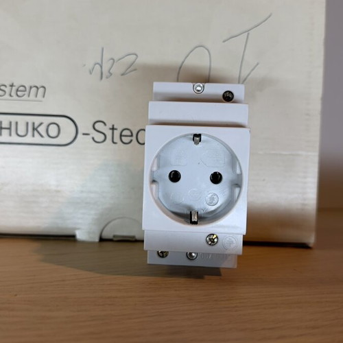 Schuko System M sockets set of 10 new