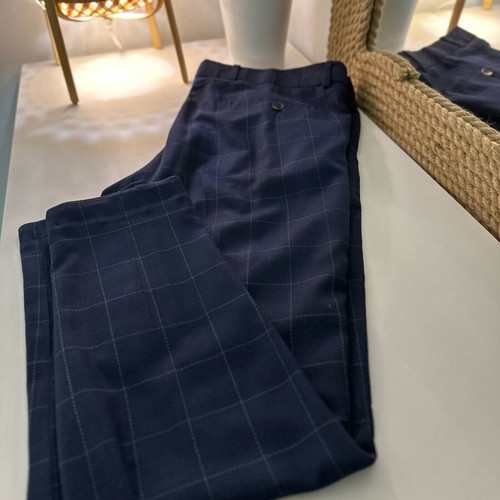 Italian suit DI-66 like new, size 48, blue