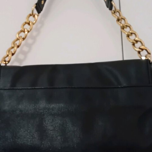 Michael Kors leather black shoulder bag like new with chain