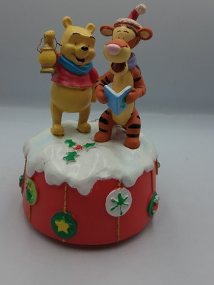 Winnie the Pooh Christmas Music Box like new