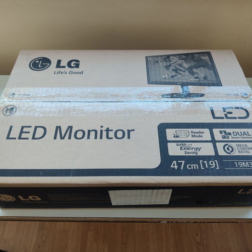 Desktop PC set Pentium 3GHz 4GB RAM with LG 19" monitor, keyboard, mouse, speakers