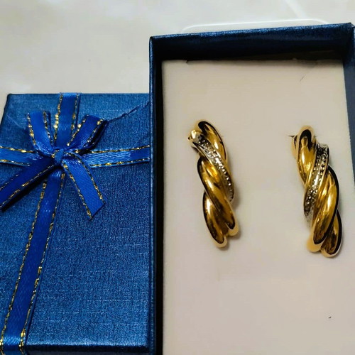 Earrings C-shaped with double twisted braid and sparkling zircon, new, gold-colored