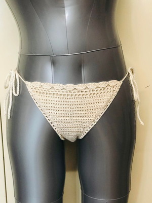 Knitted bikini bottom new, size S, beige
