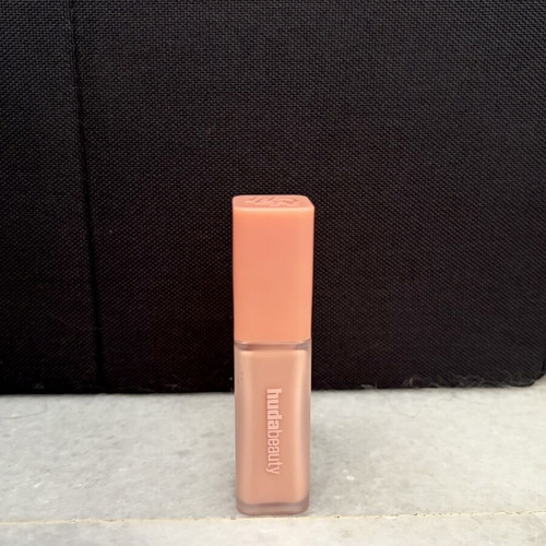 Huda Beauty Faux Filter Color Corrector, Peach Light