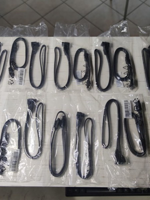 Sata3 кабели нов комплект от 20 с клипсове черни