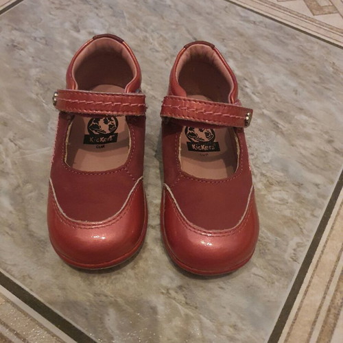 Kickers shoes like new, size 21