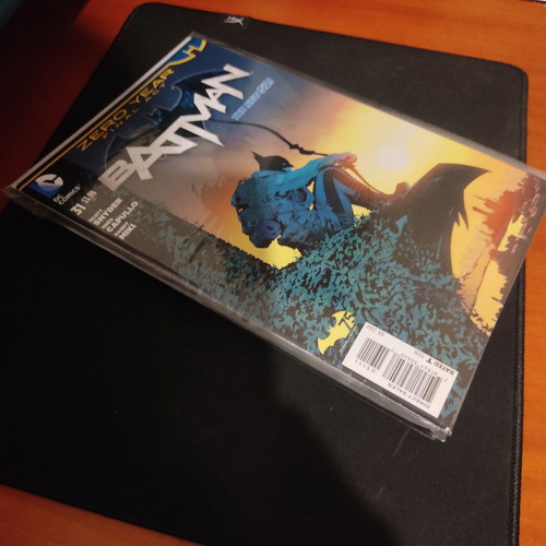 Batman New 52 pack of 4 comics like new, English