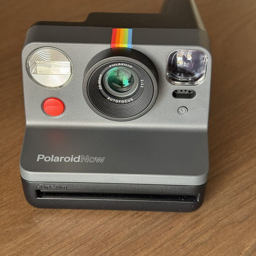 Polaroid Now Instant Camera Black like new