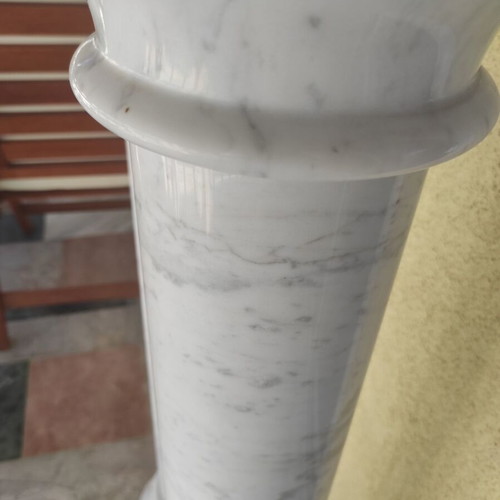 Marble columns like new, white marble with gray veins, height 1.20m