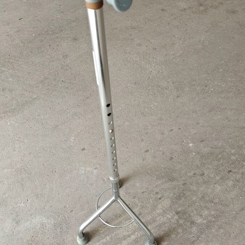 Tripod Cane adjustable height, new