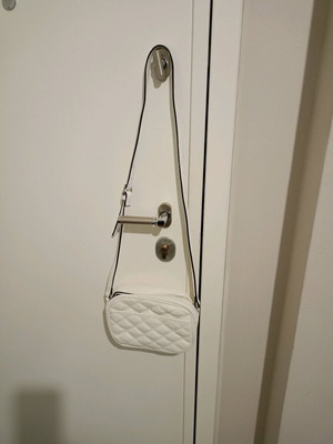 White quilted crossbody bag like new