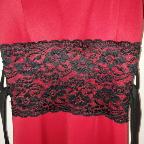 Red dress with lace used, one size, adjustable straps