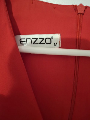 Enzzo red dress size M like new, knee length