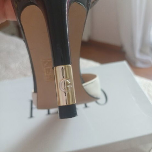Guess heels like new, white and beige