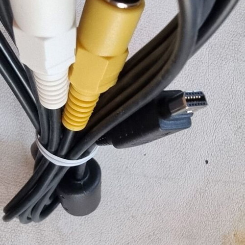 Olympus digital camera connection cable with TV like new