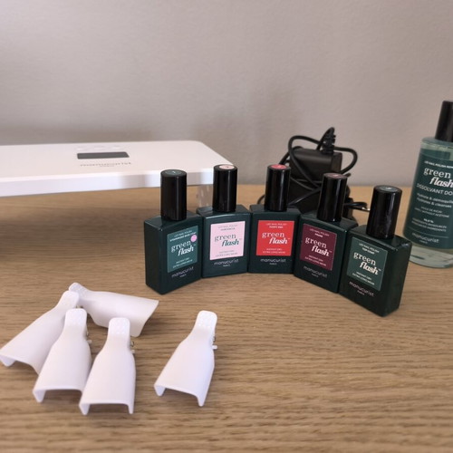 Manucurist Xtrem Flash Kit Pro with extra nail polish like new