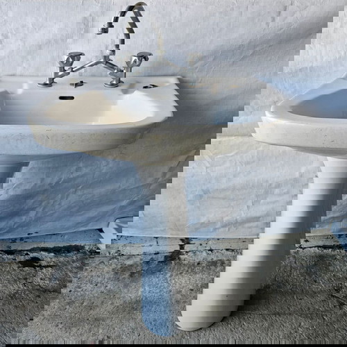 Νιπτήρας μπάνιου με κολώνα