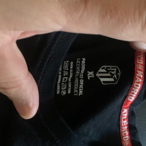 Atletico Madrid XL Official T Shirt like new