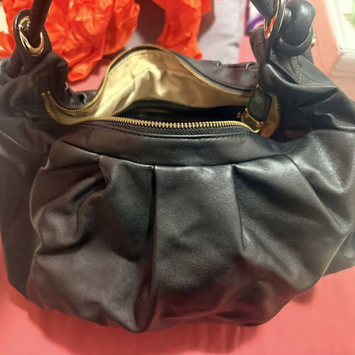 DKNY leather shoulder bag used, black with gold details