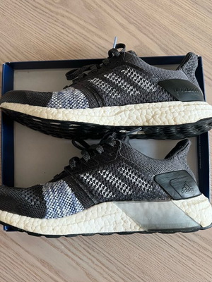 adidas gazelle silver green womens Overtime x adidas Ultraboost 5X Men's Sneakers 11 / Black main image 1