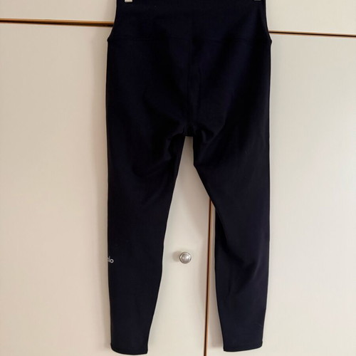Alo Yoga Airbrush 7/8 black leggings like new, size L
