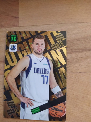 Luka Doncic Holo Giants and Dallas Mavericks lot like new