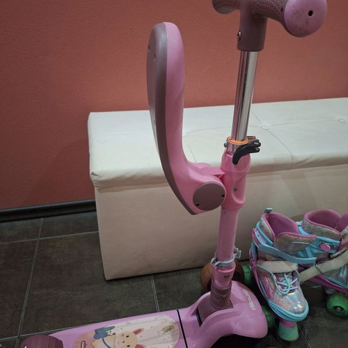 Scooter with Foldable Seat like new