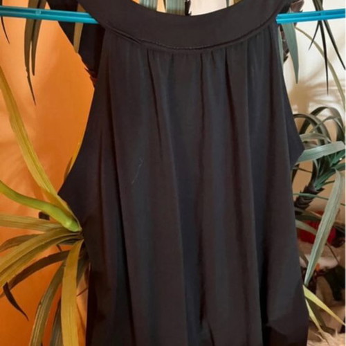 Boxnow black crossover top like new