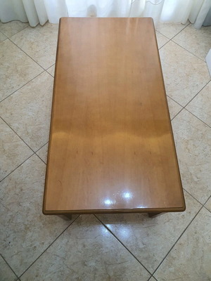 Coffee table used, sturdy and heavy, dimensions 107×54×40 cm