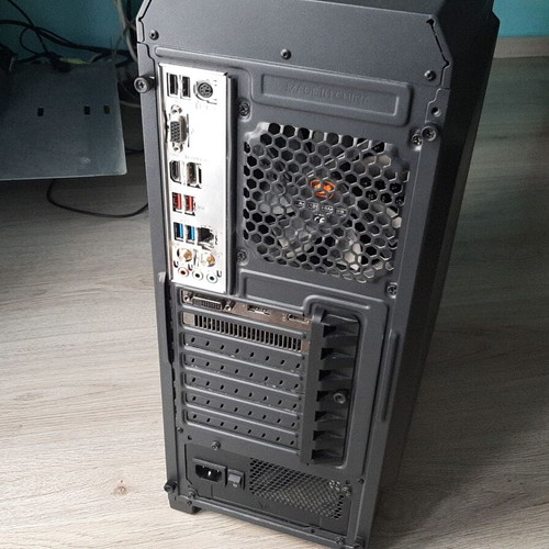 Gaming desktop Intel Core i5 11th gen, GeForce GTX 1650, 16GB RAM, 500GB SSD used
