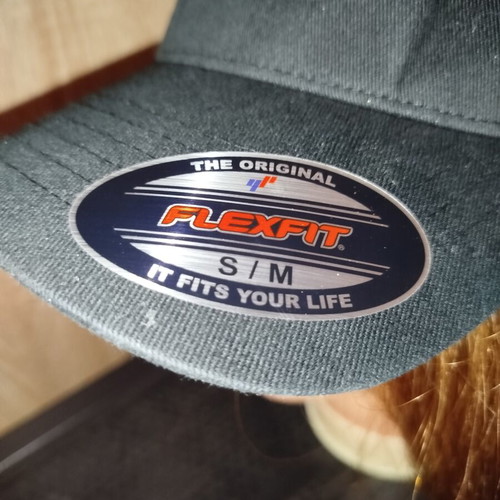 Fox cap new small/medium black with flexfit