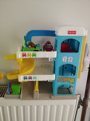 Fisher Price garage toy used with 2 figures