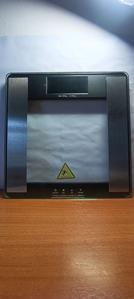Ζυγαριά σώματος salva tec